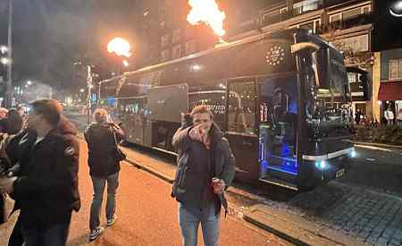 partybus met vlammen