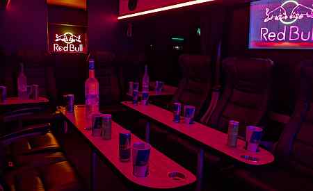 Red Bull bus huren