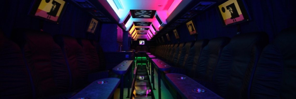 the experience vip lounge feestbus