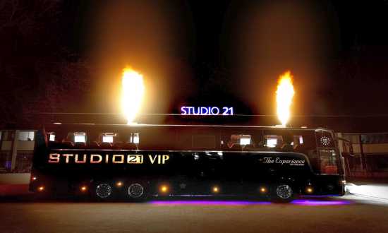 partybus met vlammen